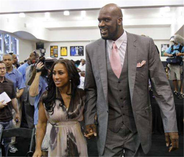 将拜仁双后 将拜仁双后